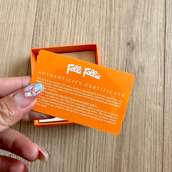 Folli Follie White Leather Crystal Watch BNIB Brand New - Picture 3 of 4